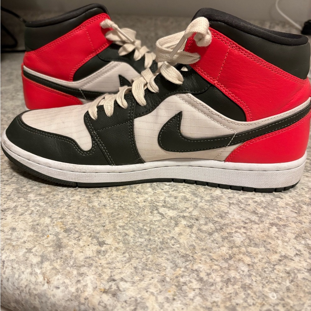 Nike High-Top Sneakers - Black and Cream - Picture 5 of 8